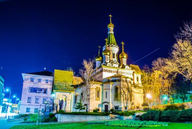 Renkli Rus St.Nicholas Kilisesi, Bulgaristan başkenti Sofya şehir merkezinde güzel görünümü