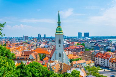 Bratislava, Slovakya 'daki Aziz Martin Katedrali' nin havadan görünüşü