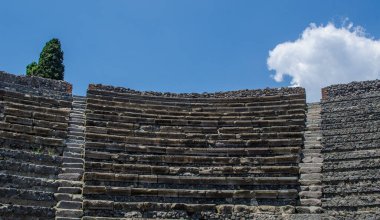 Amfi - Tiyatro İtalyan pompeii içinde harabeye görünümünü
