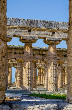 Paestum 'daki antik harabe tesisinde bulunan Nettuno tapınağının ayrıntılı görüntüsü