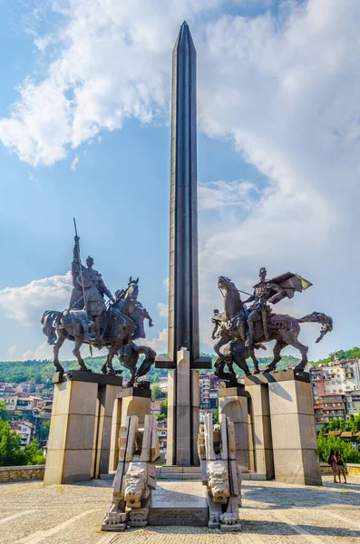 Asenevtsi anıtı Veliko Tarnovo, Bulgari 'de