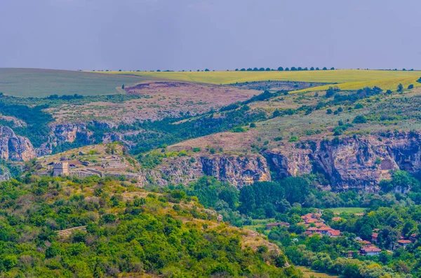 Bulgaristan 'daki Cherven kalesinin havadan görünüşü