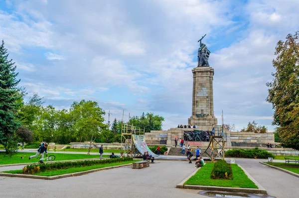 View Monument Soviet Army Sofia Bulgaria — стокове фото