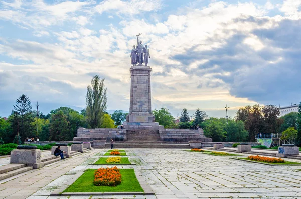 Widok Pomnik Sowieckiej Armii Sofii Bułgaria — Zdjęcie stockowe