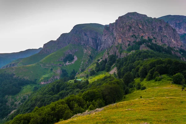 Raisko Praskalo Şelalesi Balkanlar 'ın orta kesimindeki Bulgari Milli Parkı' nda.