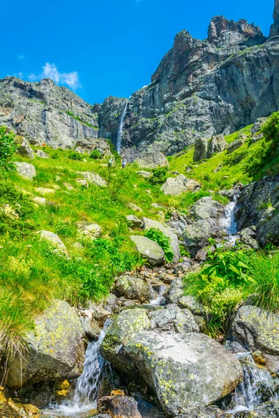 Raisko Praskalo Şelalesi Balkanlar 'ın orta kesimindeki Bulgari Milli Parkı' nda.