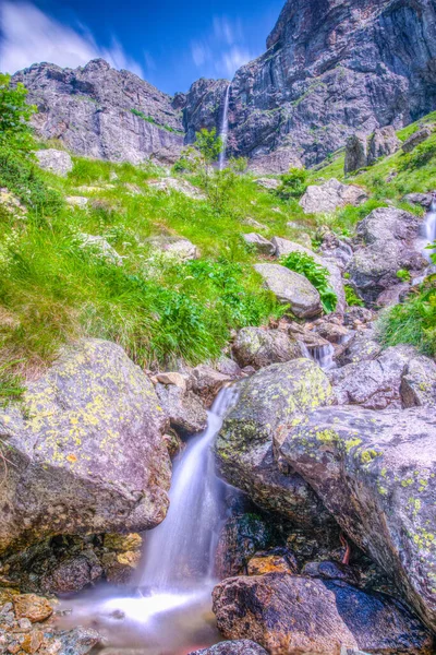 Raisko Praskalo Şelalesi Balkanlar 'ın orta kesimindeki Bulgari Milli Parkı' nda.