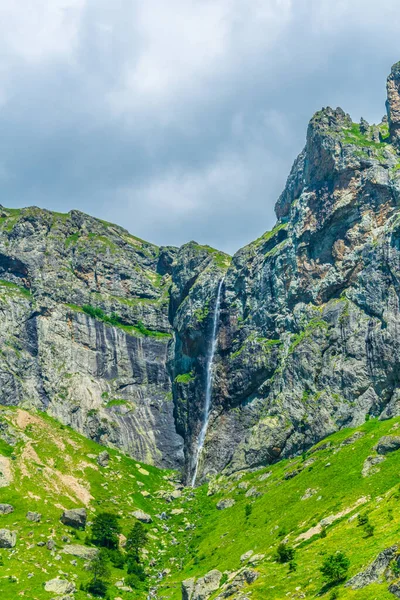 Raisko Praskalo Şelalesi Balkanlar 'ın orta kesimindeki Bulgari Milli Parkı' nda.