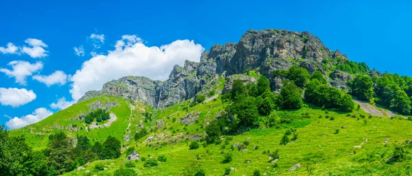 Raisko Praskalo Şelalesi Balkanlar 'ın orta kesimindeki Bulgari Milli Parkı' nda.