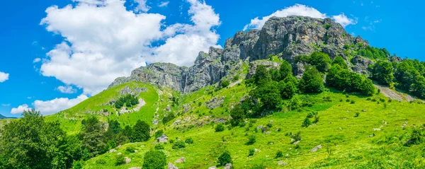 Raisko Praskalo Şelalesi Balkanlar 'ın orta kesimindeki Bulgari Milli Parkı' nda.