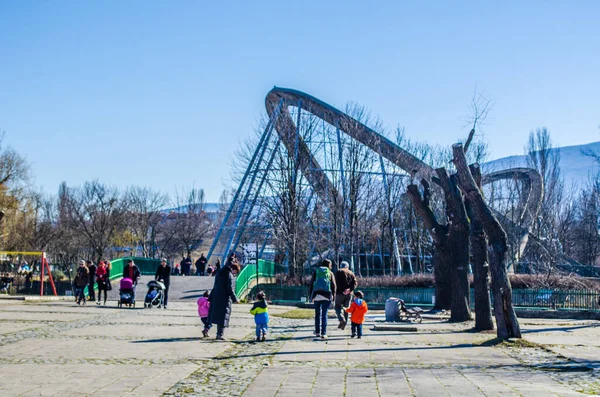 Vista Jaula Gigante Para Aves Carnívoras Zoológico Sofia Bulgaria — Foto de Stock