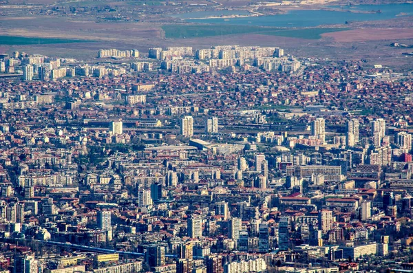 Bulgar sermaye havadan görünümü olan burası yürüyüşçüler için kayakçı ve yaz sırasında kış aylarında vitosha dağın tepesine alınan sofia.