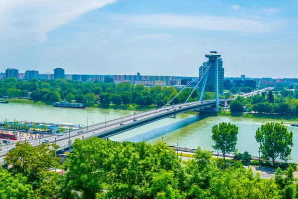 斯洛伐克布拉迪斯拉发Snp桥的航空图 — 图库照片