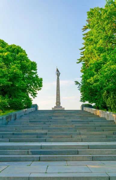 Schodiště Vedoucí Slavínský Vojenský Hřbitov Bratislavě Památníkem Sovětské Armády — Stock fotografie