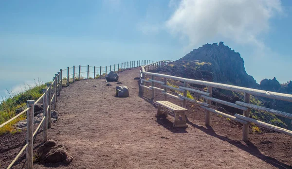 Wide Path Leading Top Mount Vesuvius Volcano Italian Naples Offers — Stockfoto