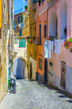 İtalyan Adası procida onun renkli marina, küçük dar sokakları ve hep birlikte turistlerin Napoli - napoli her yıl kalabalığından çekmek birçok plajlar.