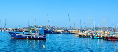İtalyan Adası procida onun renkli marina, küçük dar sokakları ve hep birlikte turistlerin Napoli - napoli her yıl kalabalığından çekmek birçok plajlar.