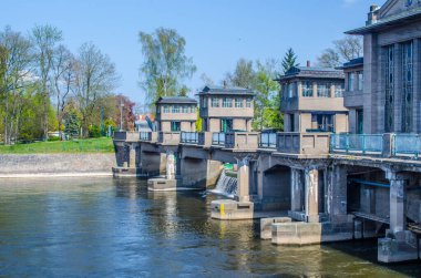 Hidroelektrik Santrali nehrinde Labe Podebrady (Çek Cumhuriyeti)