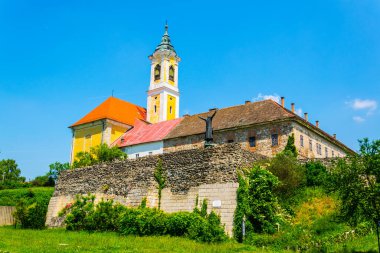 Macaristan Şehri 'nde yedi kilisenin manzarası.