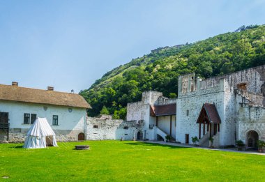 Macaristan, Visegrad 'daki kraliyet sarayının ana avlusu.