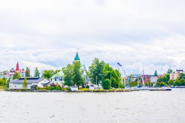 Finlandiya 'da Helsinki Körfezi' nde küçük bir ada manzarası