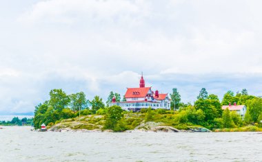 Finlandiya 'da Helsinki Körfezi' nde küçük bir ada manzarası