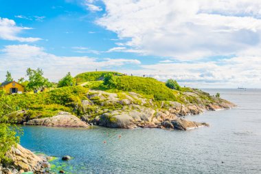 Suomenlinna takımadaları Finlandiya 'da askeri üs olarak hizmet vermektedir ve şimdi unesco dünya mirası listesinde yer almaktadır..