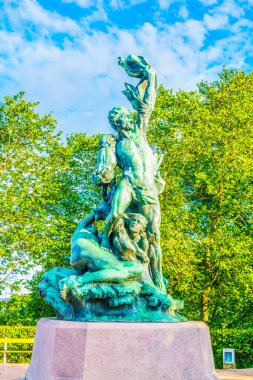 Haaksirikkoiset, Robert Stigell 'in Helsinki, Finlan' da bulunan bir heykeli.