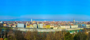 Ulusal Sinema Müzesi 'nin köstebek Antonio Elliana kulesi tarafından yönetilen Torino' nun hava manzarası.