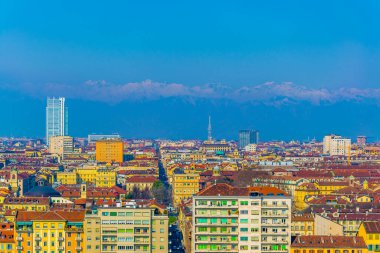 Ulusal Sinema Müzesi 'nin köstebek Antonio Elliana kulesi tarafından yönetilen Torino' nun hava manzarası.