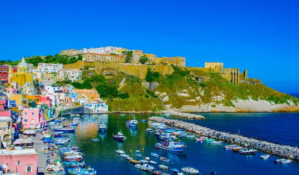 Włoska Wyspa Procida Słynie Jego Kolorowe Marina Wąskich Uliczek Wielu — Zdjęcie stockowe