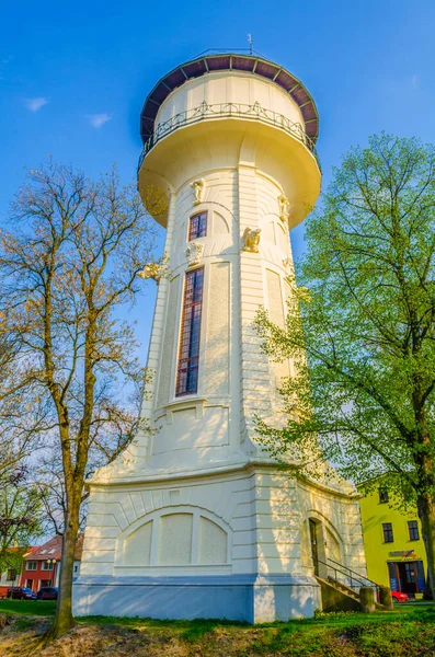 Piękna Historyczna Wieża Ciśnień Czeskim Mieście Nymburk Jego Sąsiedztwie — Zdjęcie stockowe