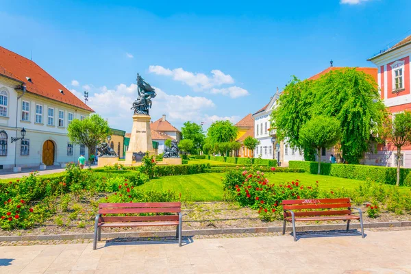 People Walking Square Marcius Hungarian City Vac — Stock Fotó