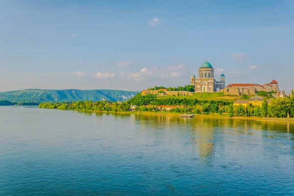 View Famous Basilica Esztergom Reflecting Danube River Hungary — Stock Fotó