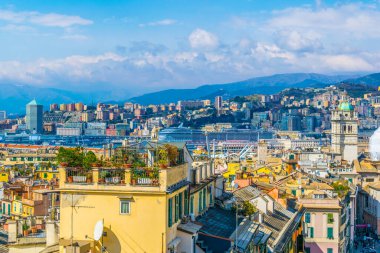 İtalyan şehri Genoa 'nın havadan görünüşü