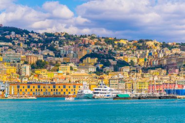 Genoa limanının panoramatik görüntüsü