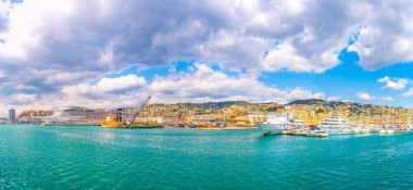 Genoa limanının panoramatik görüntüsü