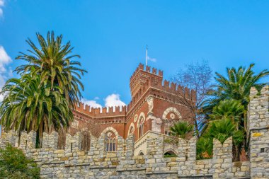 Albertis Şatosu, Ceneviz, İtalya