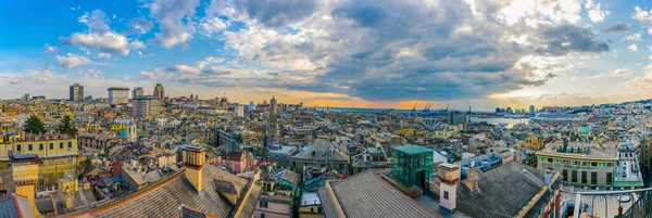 Antenn Utsikt Över Den Italienska Staden Genoa Solnedgången — Stockfoto