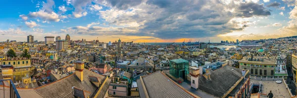 Antenn Utsikt Över Den Italienska Staden Genoa Solnedgången — Stockfoto