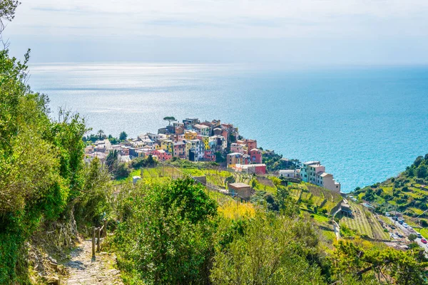 İtalya 'nın ünlü Cinque Terre bölgesinin bir parçası olan Mırniglia köyünün havadan görünüşü.