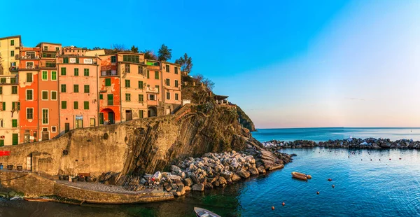 Riomaggiore Village Lit Sunset Cinque Terre Italy — Stockfoto