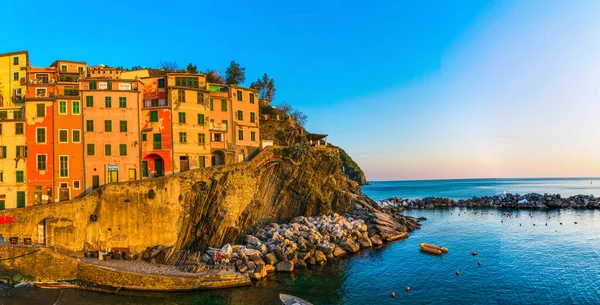 Riomaggiore Village Lit Sunset Cinque Terre Italy — Zdjęcie stockowe