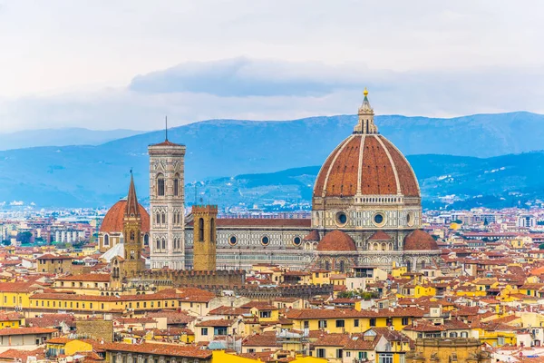 İtalya, Floransa 'daki Santa Maria del Fiore' un güzel hava manzarası