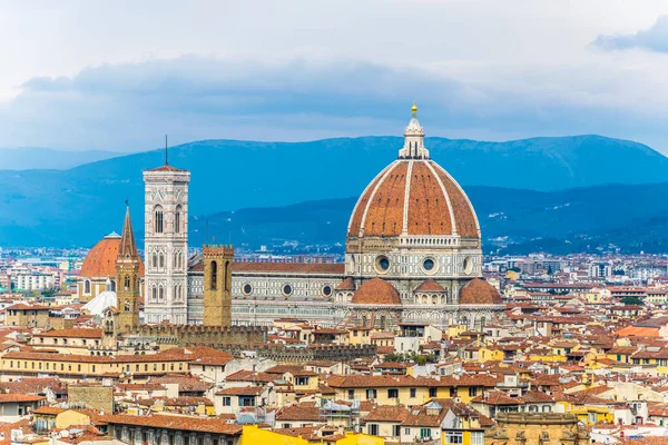 İtalya, Floransa 'daki Santa Maria del Fiore' un güzel hava manzarası
