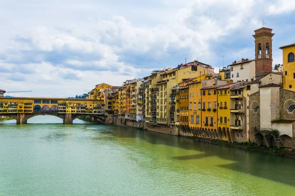 Ponte Vecchio Den Italienska Staden Florens Molnig Dag — Stockfoto