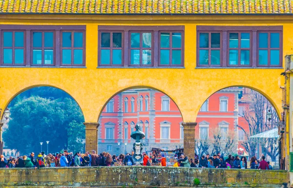 Λεπτομέρεια Μπαλκονιού Της Γέφυρας Ponte Vecchio Στην Ιταλική Πόλη Florence — Φωτογραφία Αρχείου