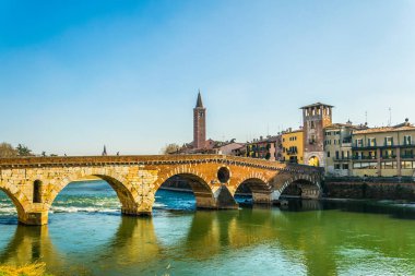 Ponte Pietra köprü Verona, İtalya