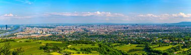 Avusturalya 'daki Kahlenberg Tepesi' nden alınan Viyana manzarası