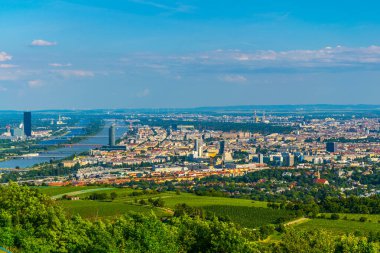 Avusturalya 'daki Kahlenberg Tepesi' nden alınan Viyana manzarası